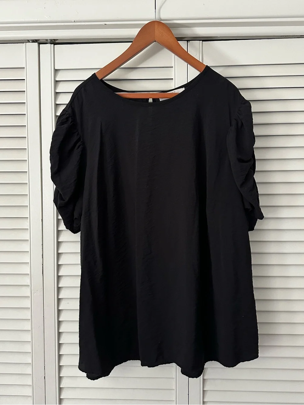 LOFT Black Puff Sleeve Blouse EUC
